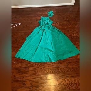 Woman free gown with split by the sides